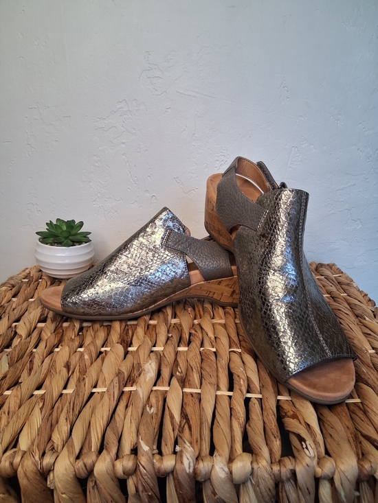 Vionic Shoes - Vionic Tatiana Wedge Sandals Sz 11 Metallic Snake Embossed Cork Heel Comfort Ort